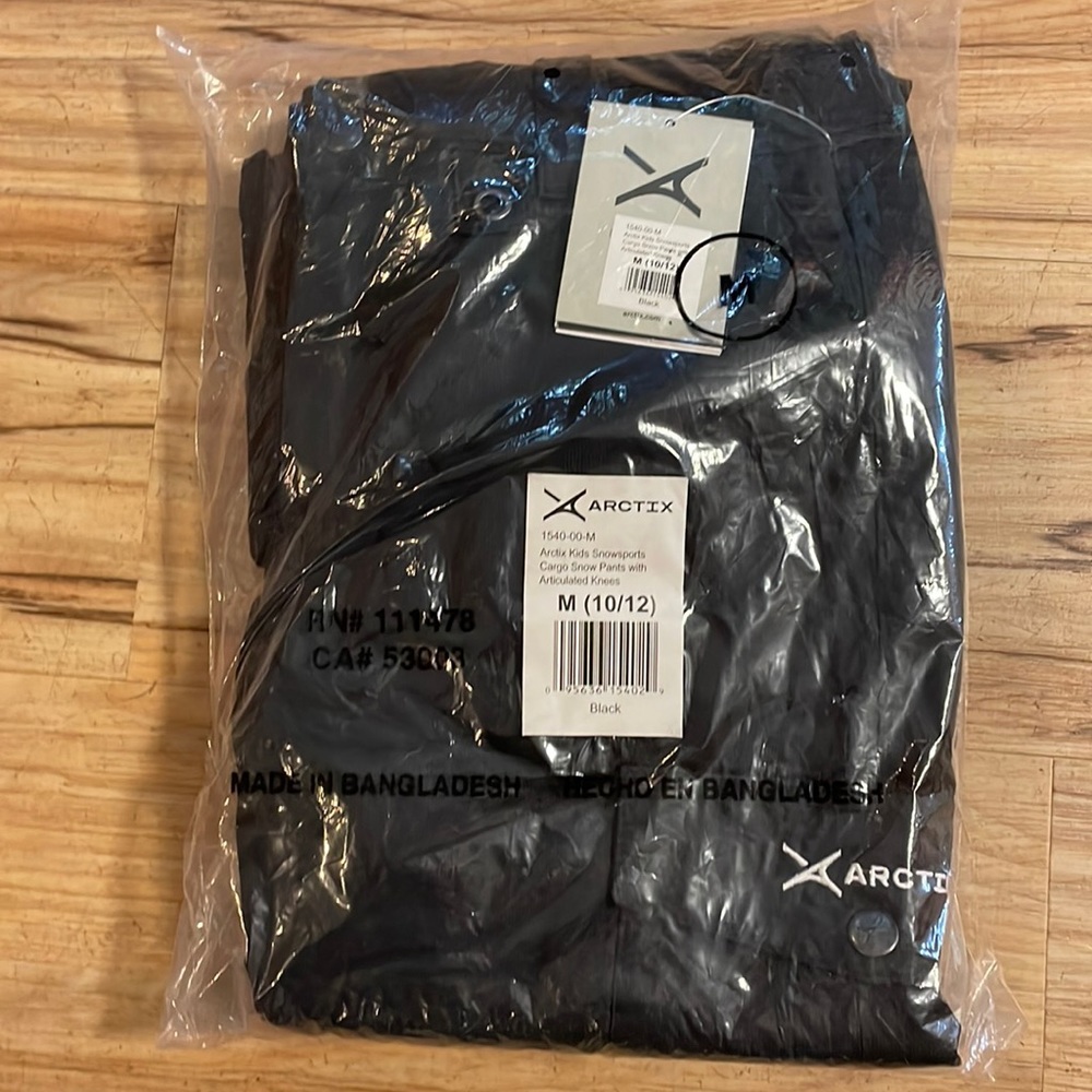 Arctix kids cargo snow pants 10/12 with articulated knees. NIP org 27.99